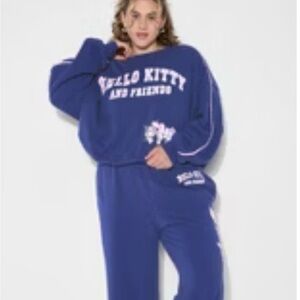 Women's Hello Kitty & Friends
Bubble Hem Graphic Sweatsuit-Navy Blue 3X